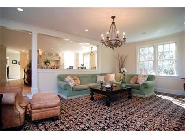 5 Holly Lane