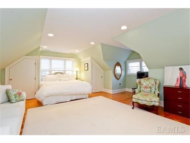 10 Dogwood Lane