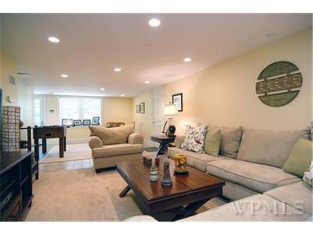 5 Holly Lane