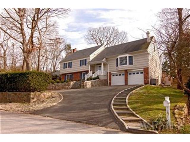 7 Iroquois Trail