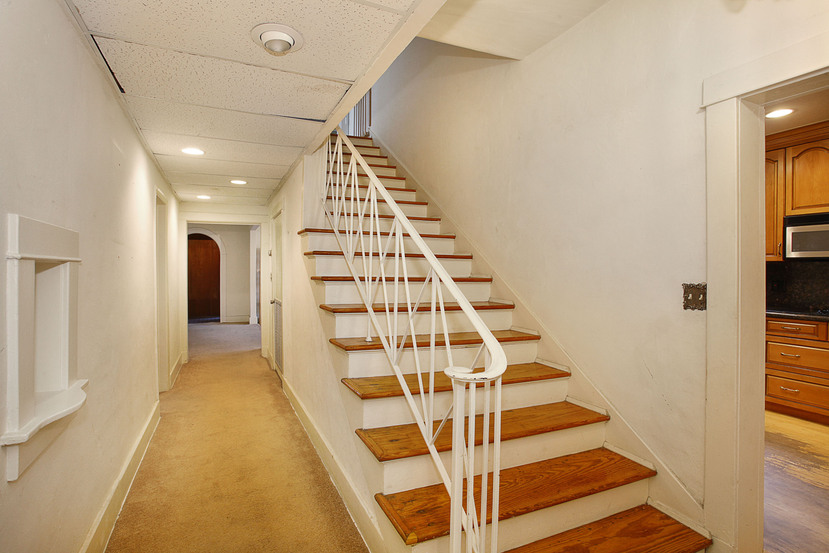 2485 N Meridian Ave