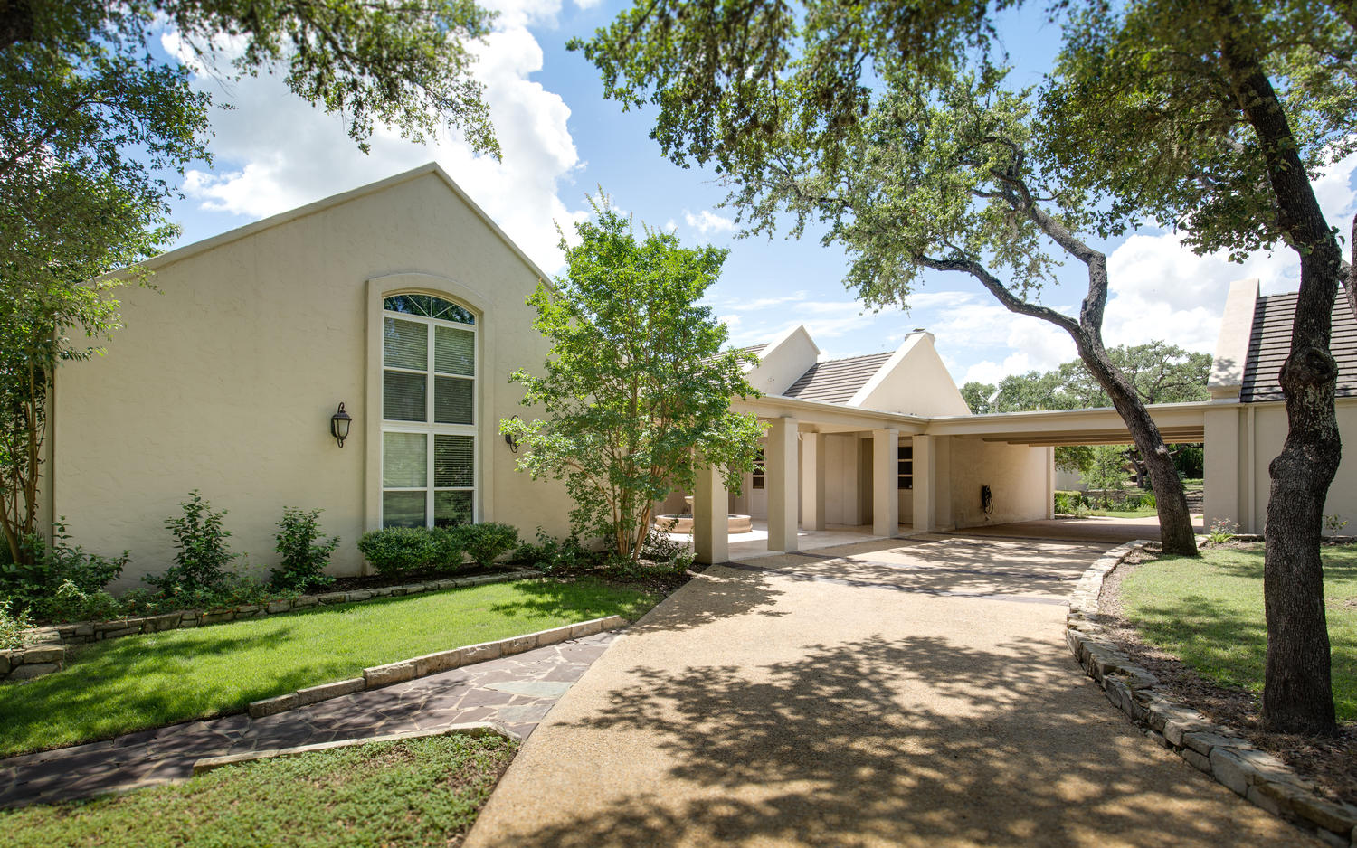 104 WINDING WAY
