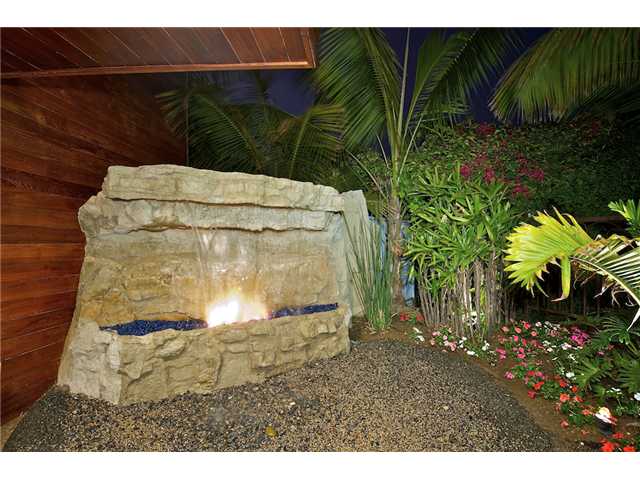 963 Braemar Lane