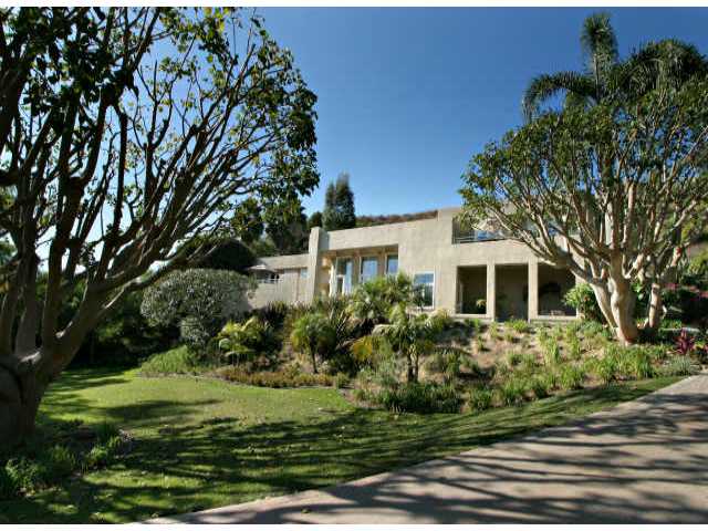 14820 De La Valle Place