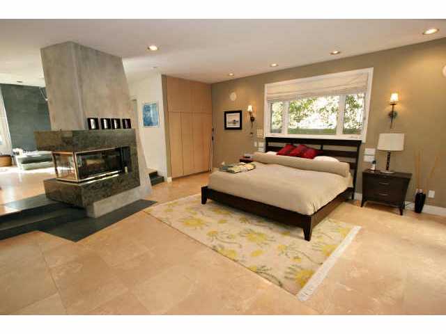 14820 De La Valle Place
