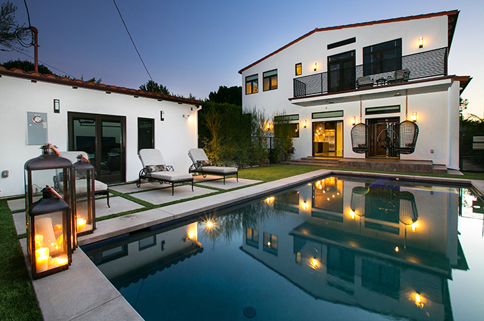 414 N La Jolla Avenue
