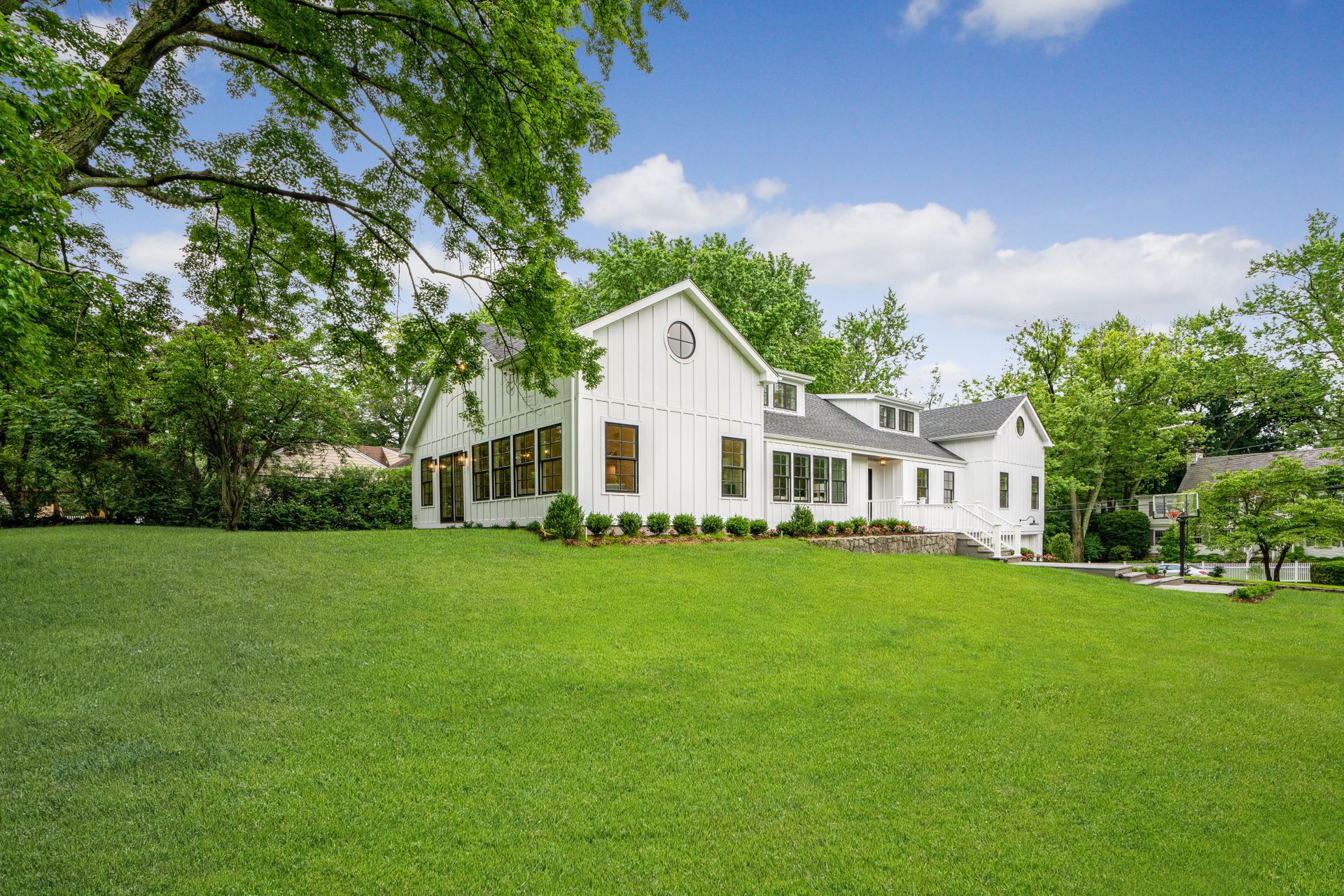 10 Mohegan Road
