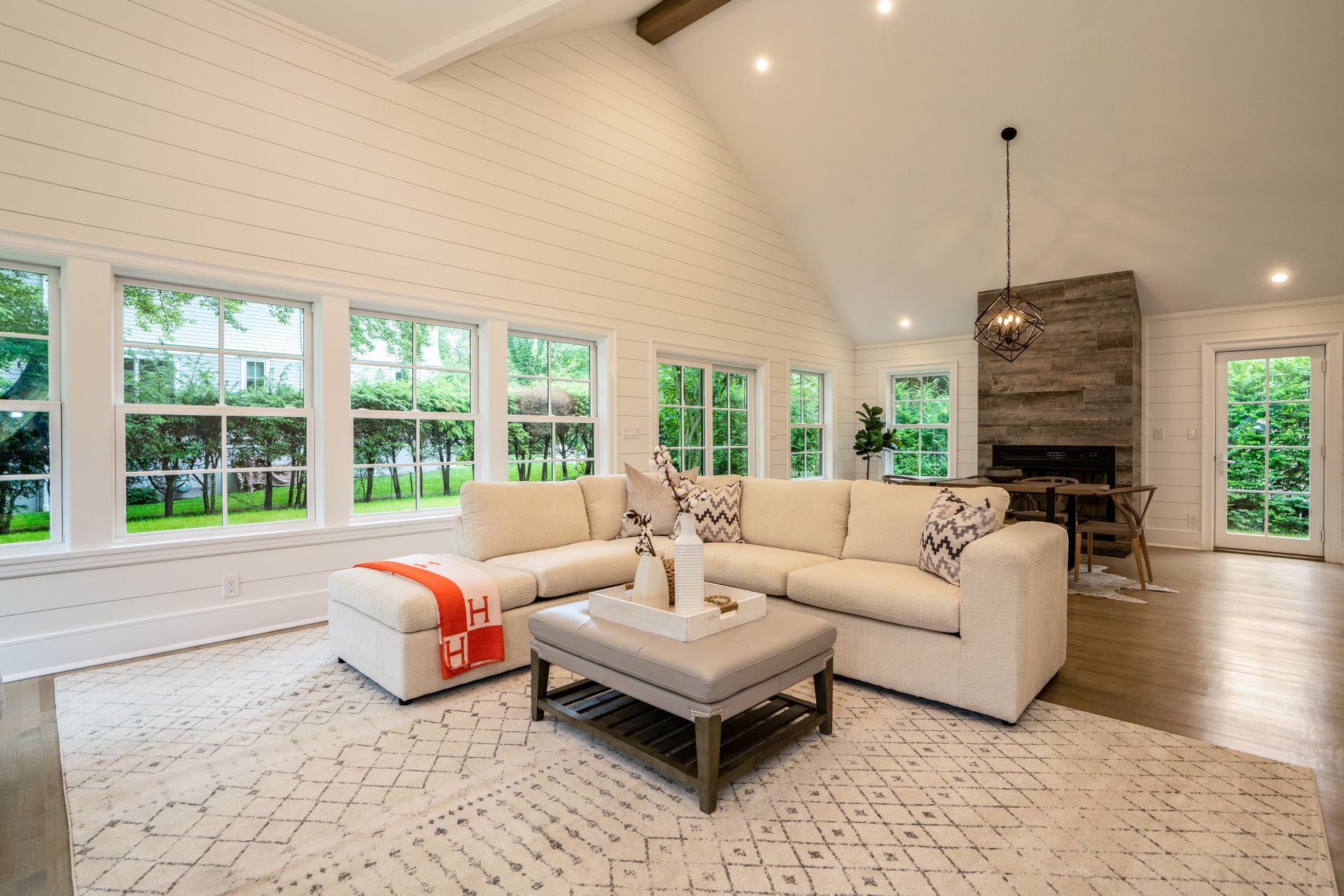 10 Mohegan Road