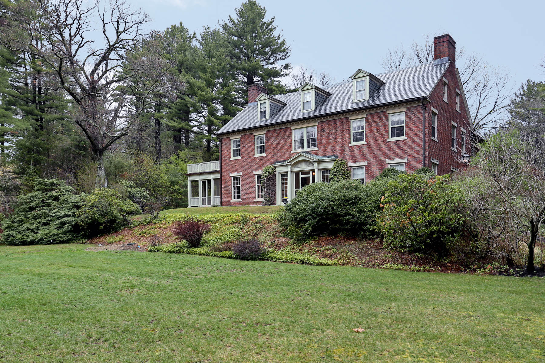 1 Whitehouse Lane