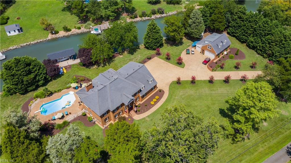 14 Twin Creek Road