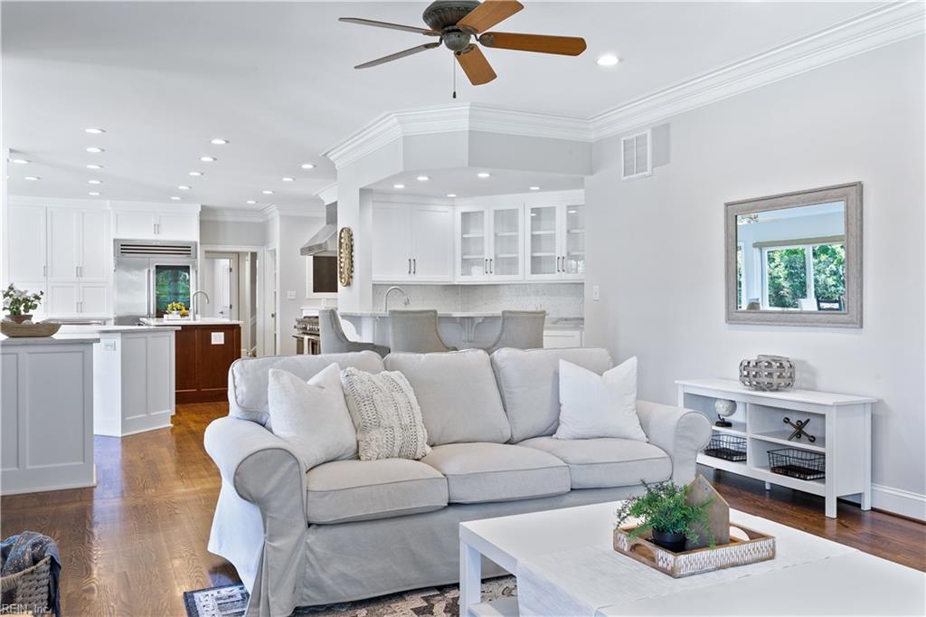 14 Twin Creek Road