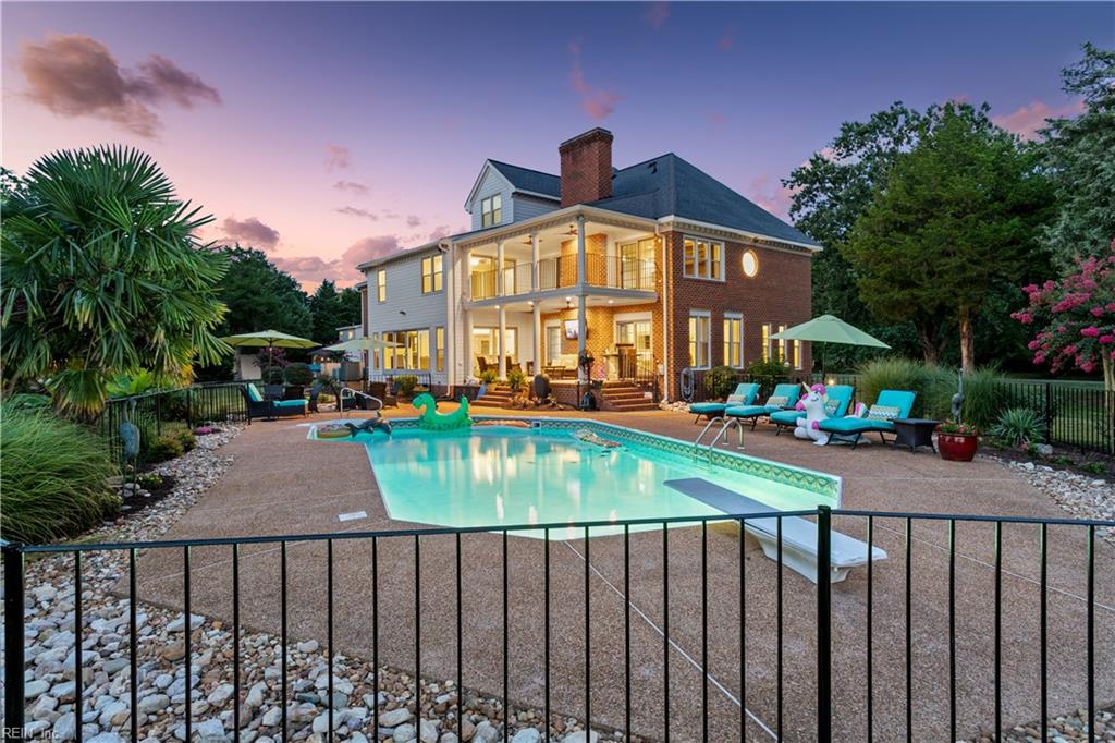 14 Twin Creek Road