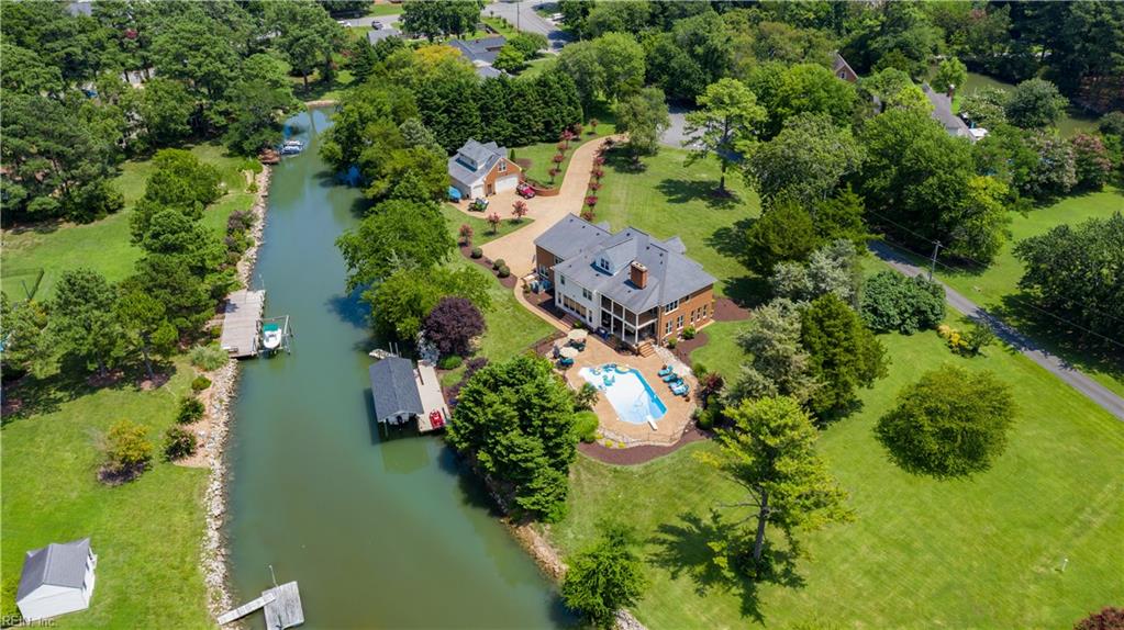 14 Twin Creek Road