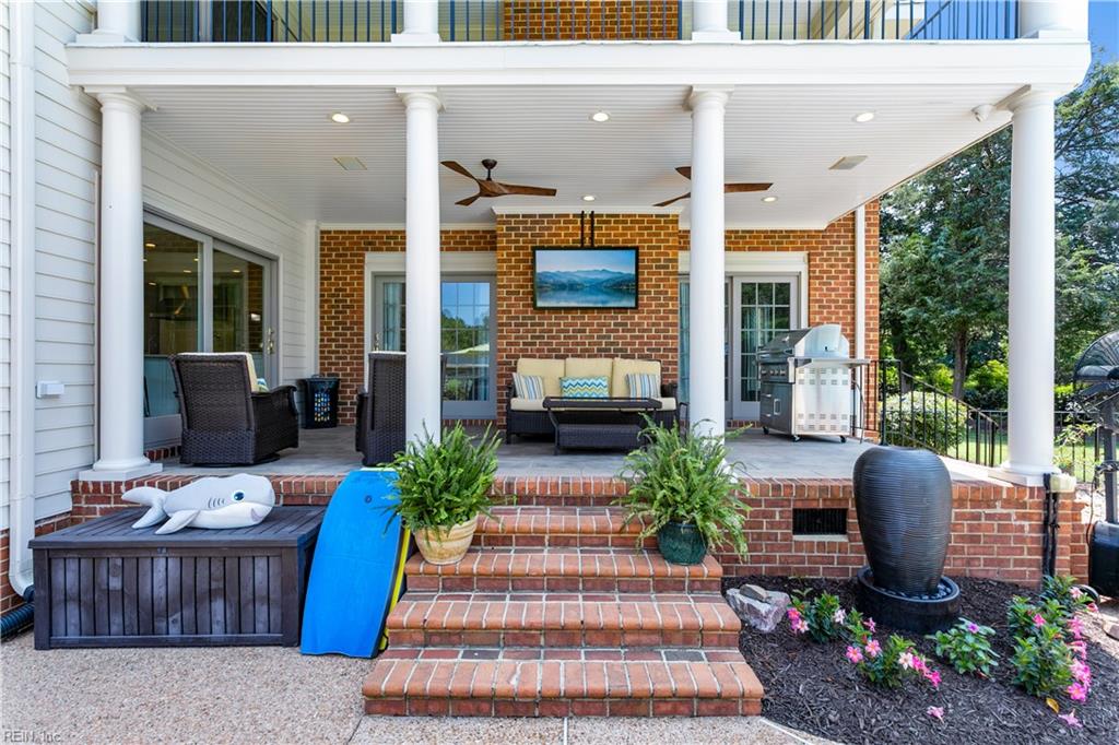 14 Twin Creek Road