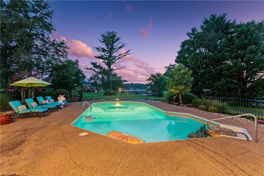 14 Twin Creek Road
