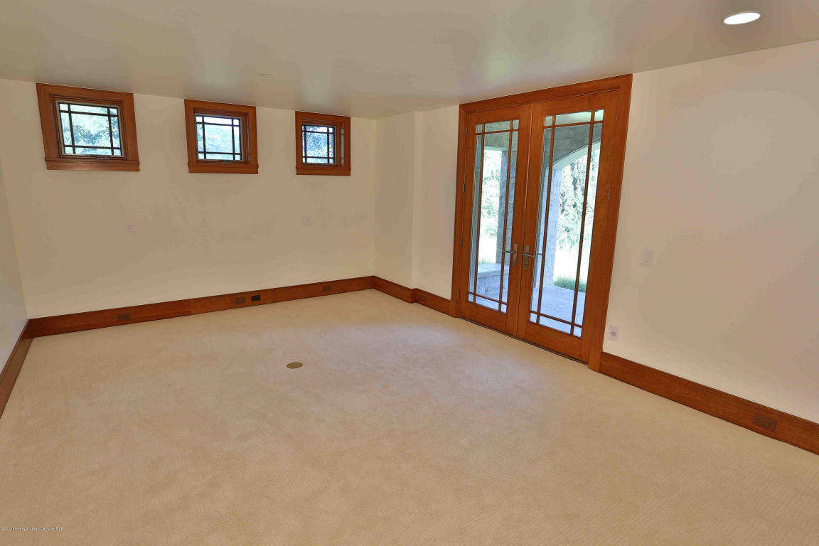 6889 Capitol Creek