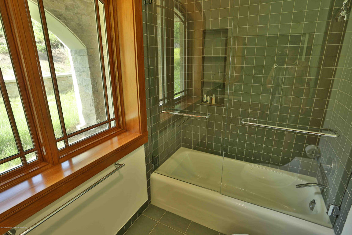 6889 Capitol Creek