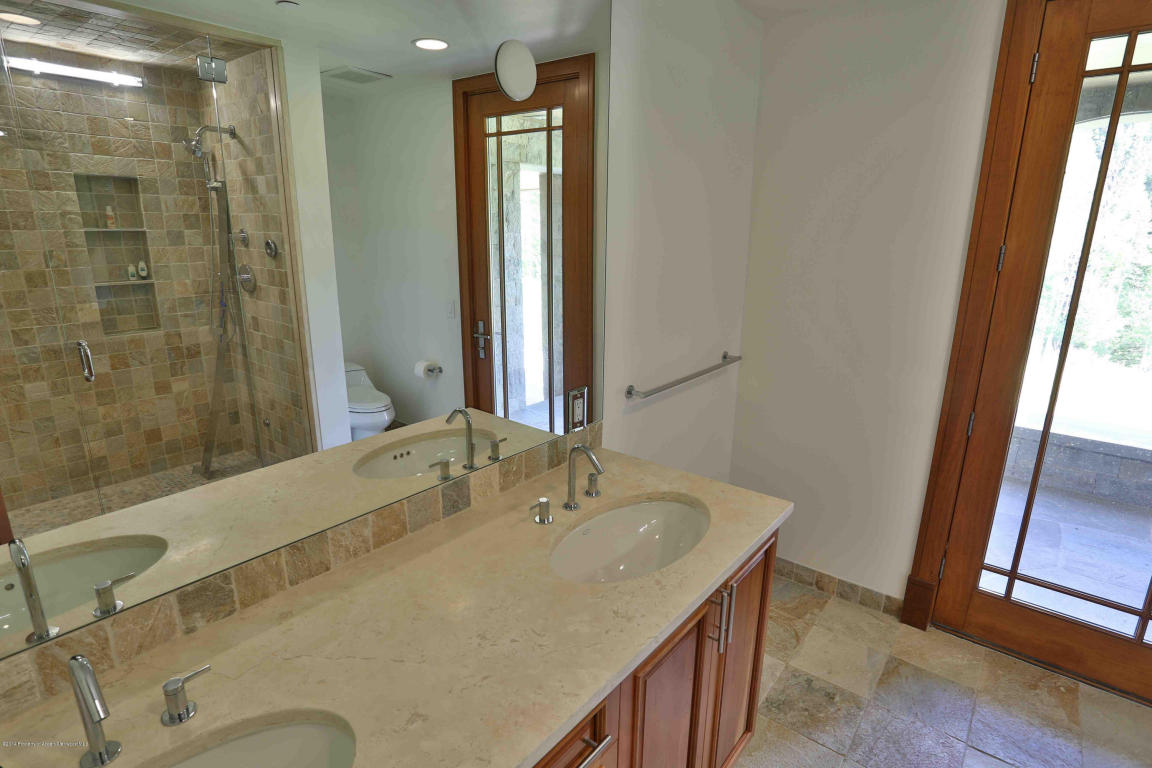 6889 Capitol Creek