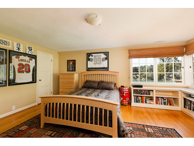 16715 Phantom Bluff Court