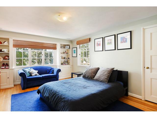 16715 Phantom Bluff Court