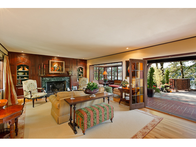 16715 Phantom Bluff Court