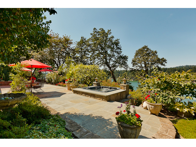 16715 Phantom Bluff Court