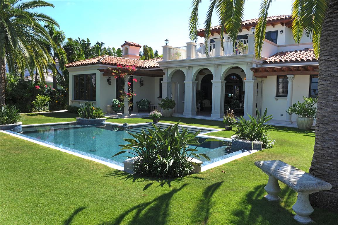 569 Island Drive