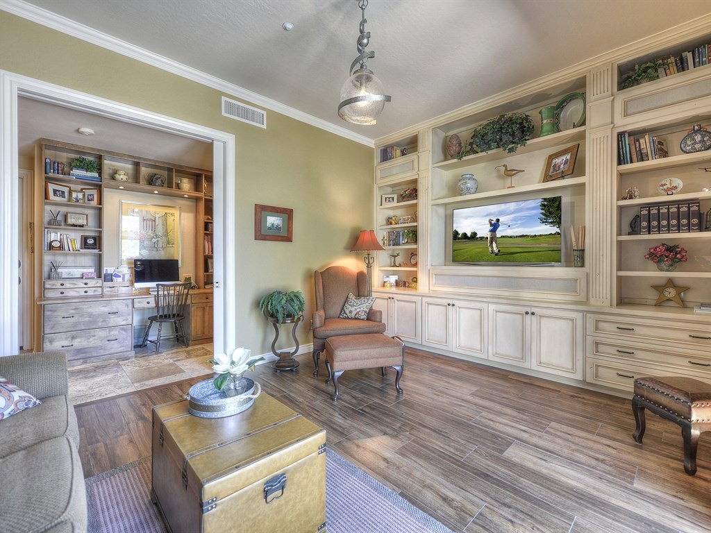 9290  E Thompson Peak Pkwy 123