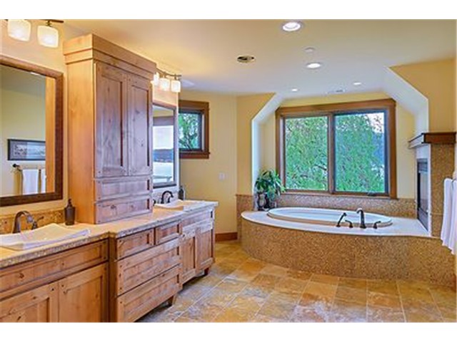 4129 E Lake Sammamish Pkwy SE