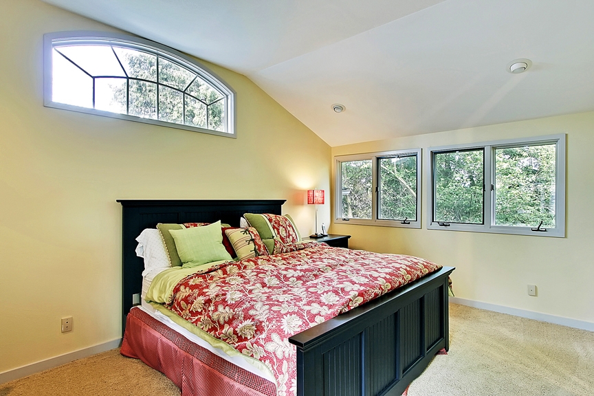 4058 W, Lake Sammamish Pkwy SE