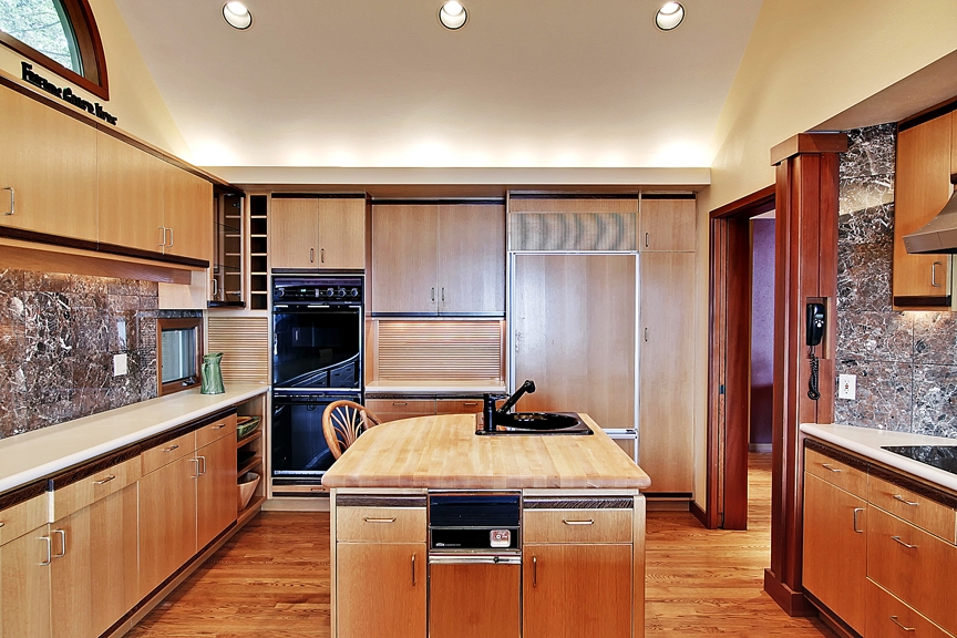 4058 W, Lake Sammamish Pkwy SE