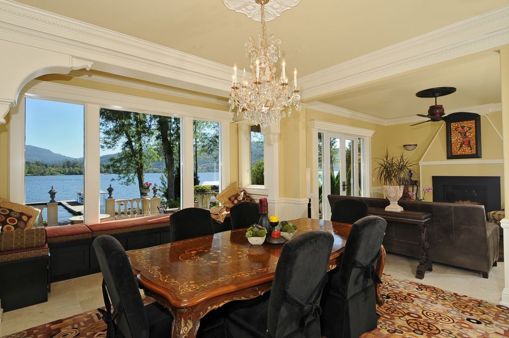 4215 E. Lake Sammamish Shore Lane SE