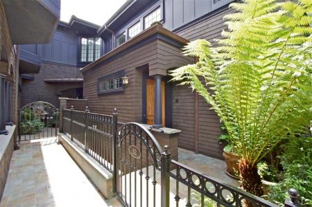 32 De Silva Island Drive