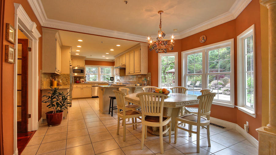 1063 Dolores Dr