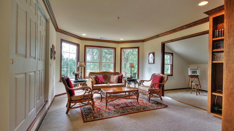 1063 Dolores Dr