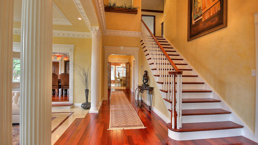 1063 Dolores Dr
