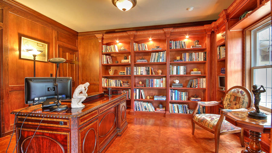 1063 Dolores Dr
