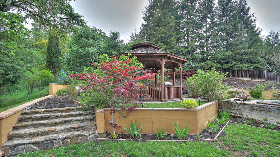 1063 Dolores Dr