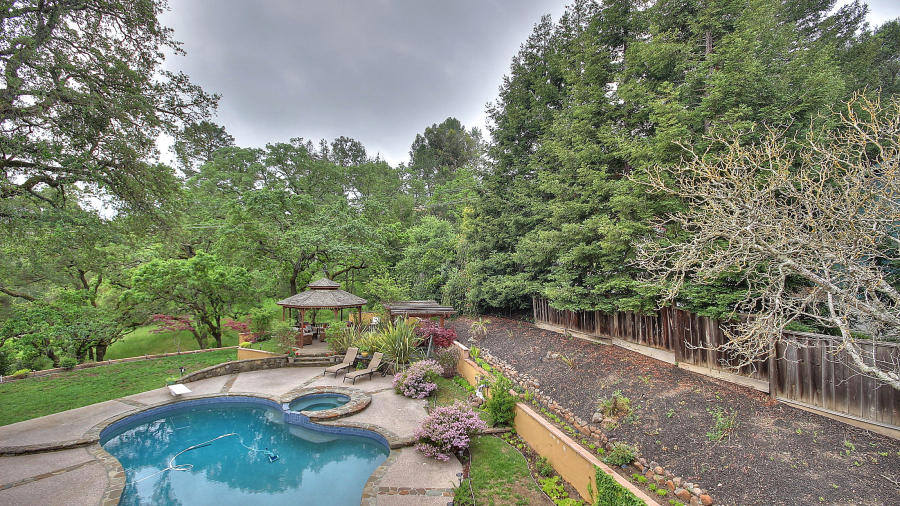 1063 Dolores Dr