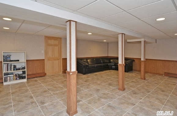 32  Highfield Ct