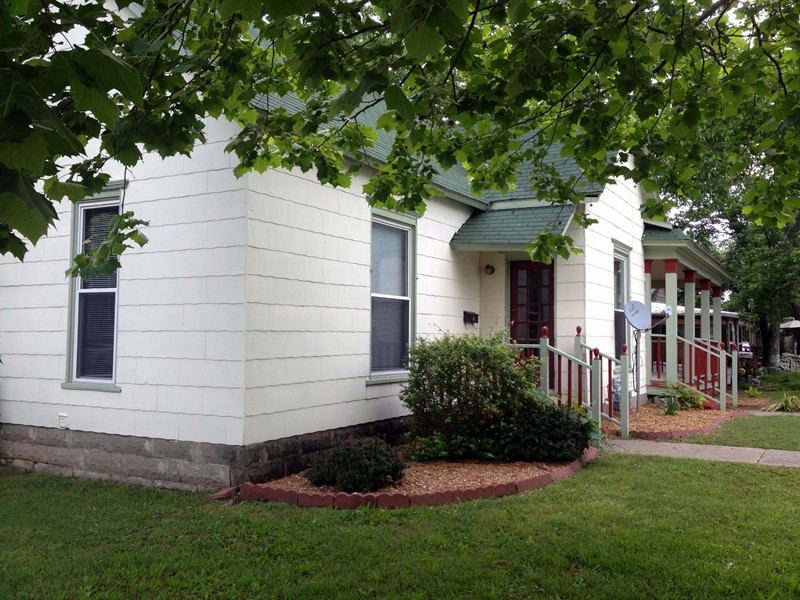 528 W Austin Blvd