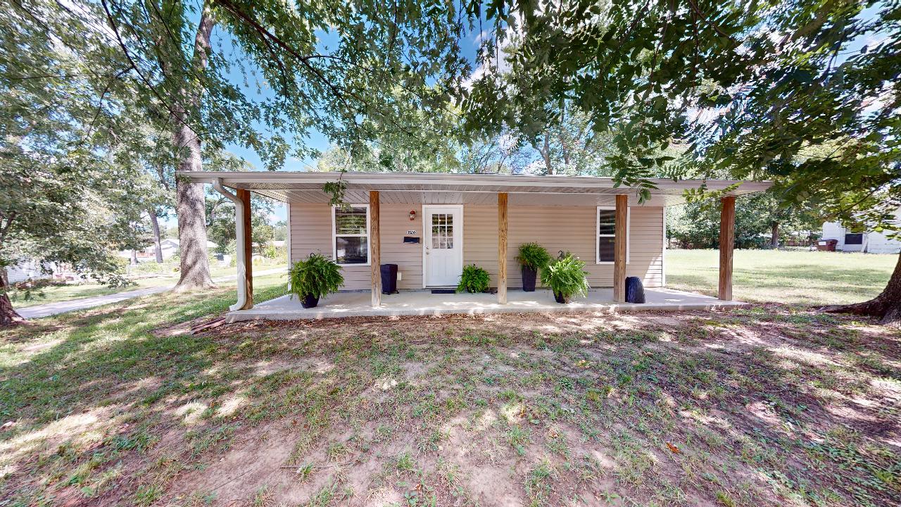 1126 N Ash St.
