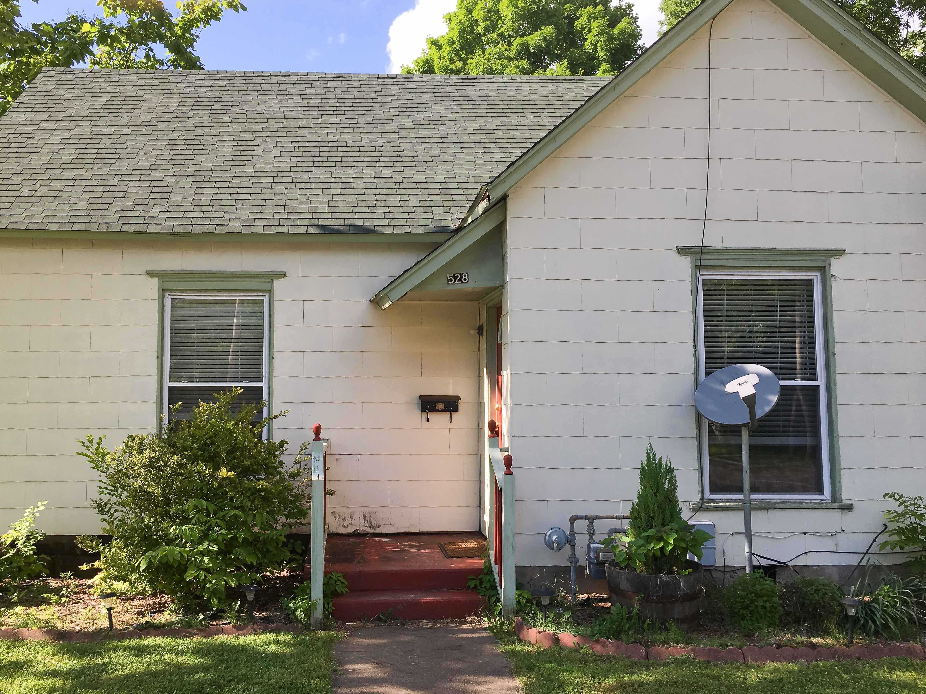 528 W Austin Blvd