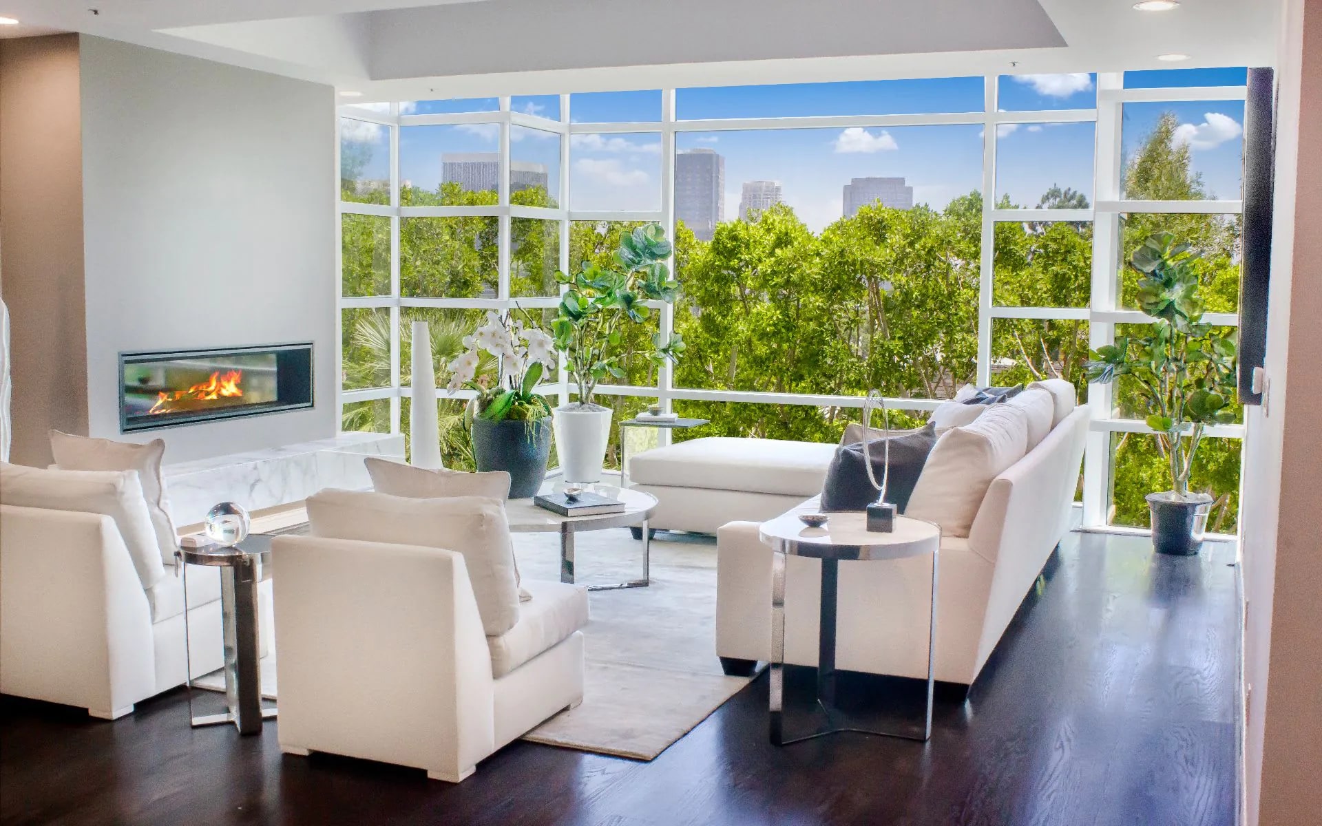 10380 Wilshire Boulevard  #304