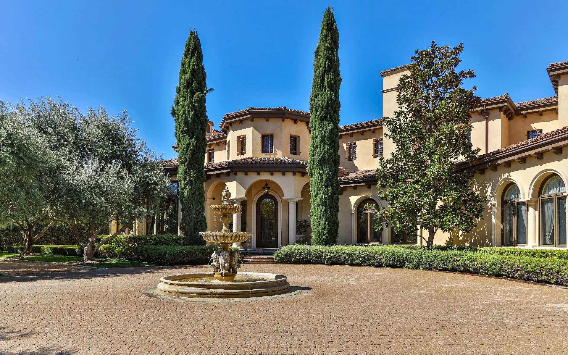44  Beverly Park Circle
