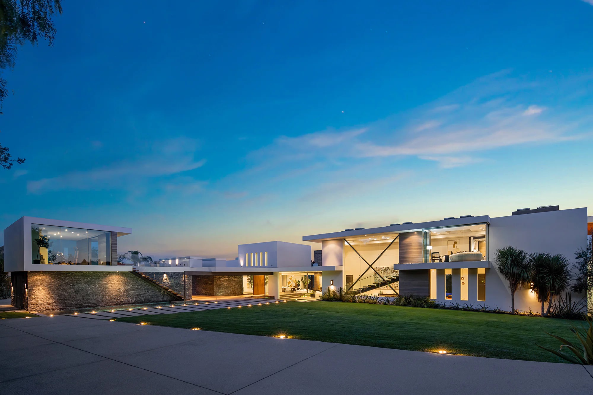 3000  Benedict Canyon Drive