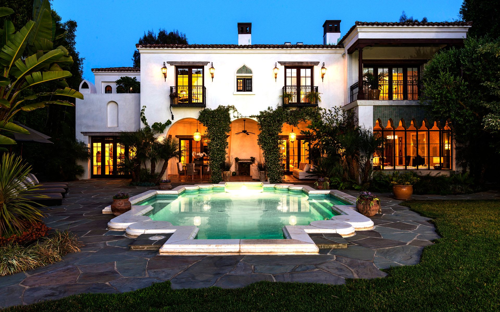 581 Amalfi Drive