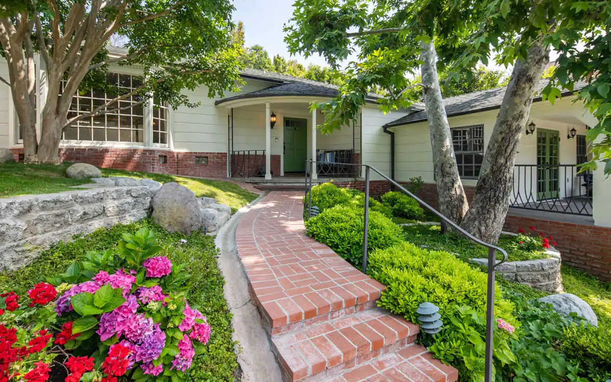 10434  Wyton Drive