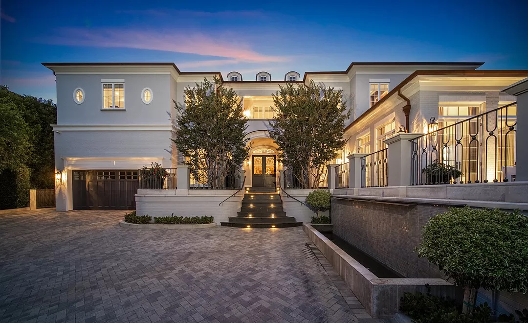 130 S Burlingame Ave