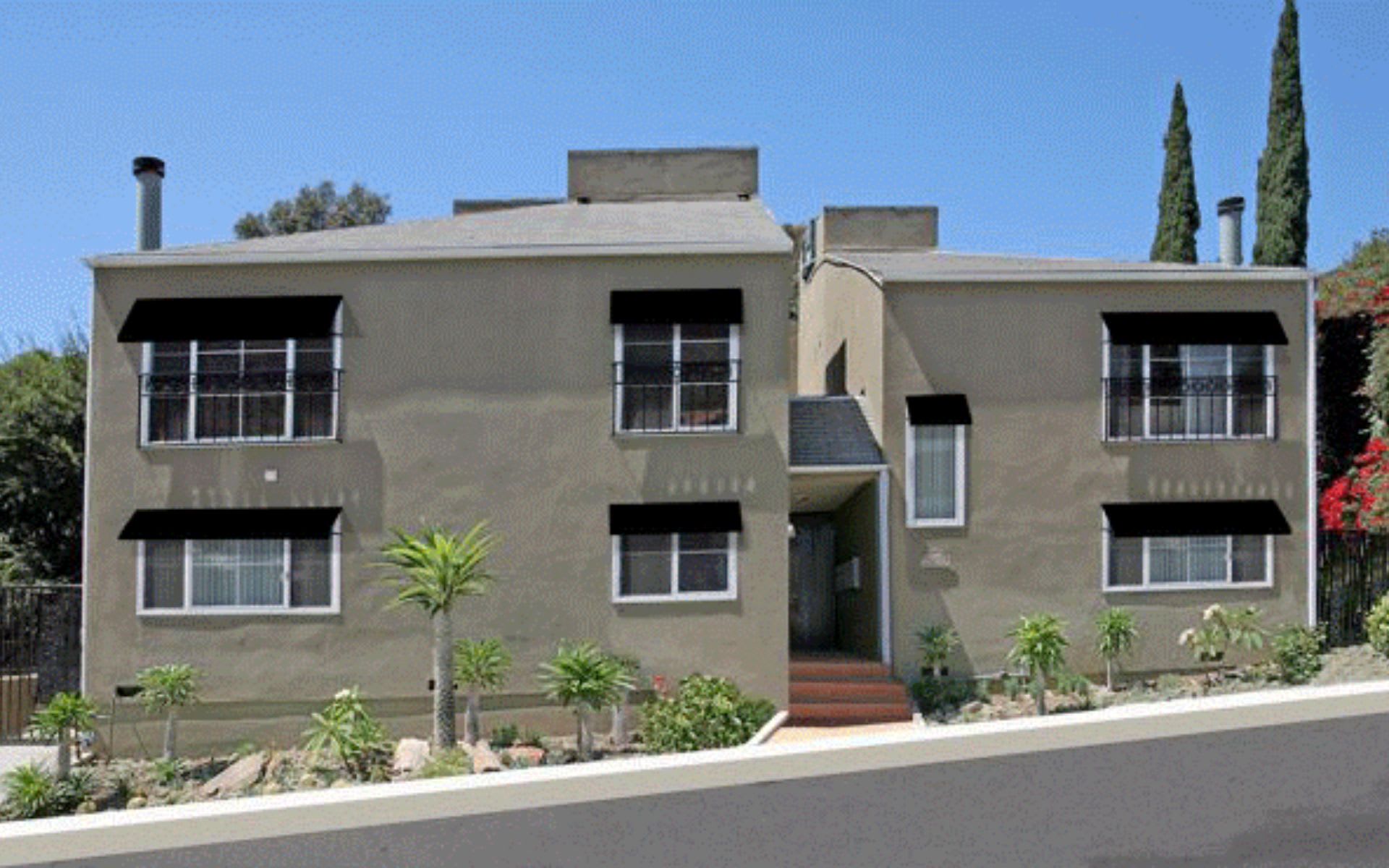 2585 N Beachwood Drive